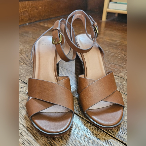 A New Day Elegant Brown Strappy Heels - Picture 4 of 7